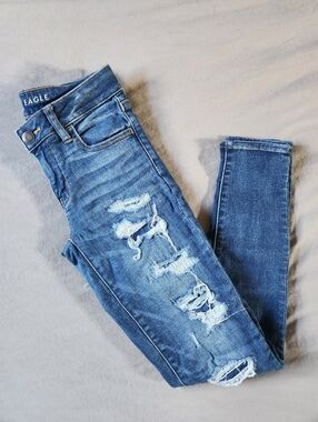 American Eagle Low Rise Next Level Stretch Distressed Jeggings - Size 2